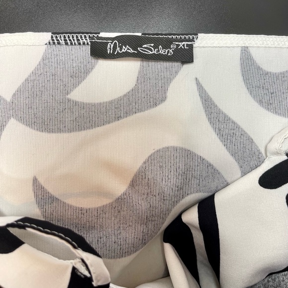 Miss Selens Black/White Pant Romper - Picture 4 of 5